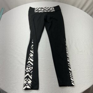 PINK Victoria's Secret Black and White Patterned Leggings